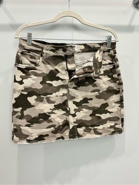 Kensie Olive & Tan Camouflage Mini Skirt